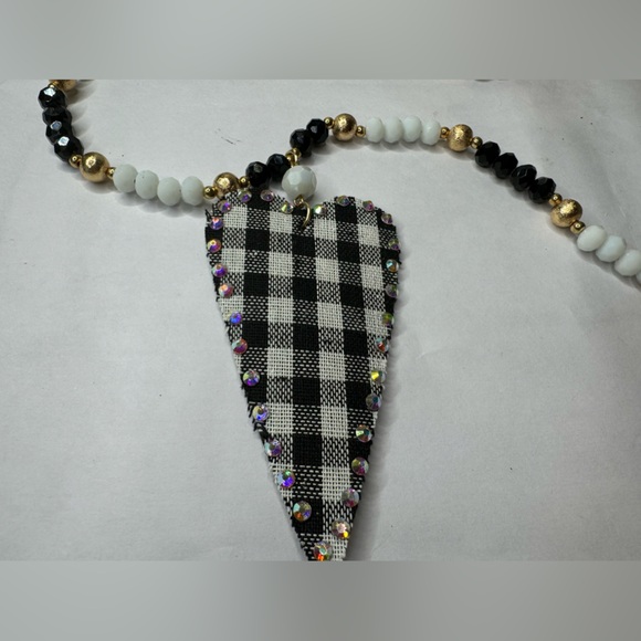 Buffalo Plaid Heart Necklace Set - Picture 4 of 6